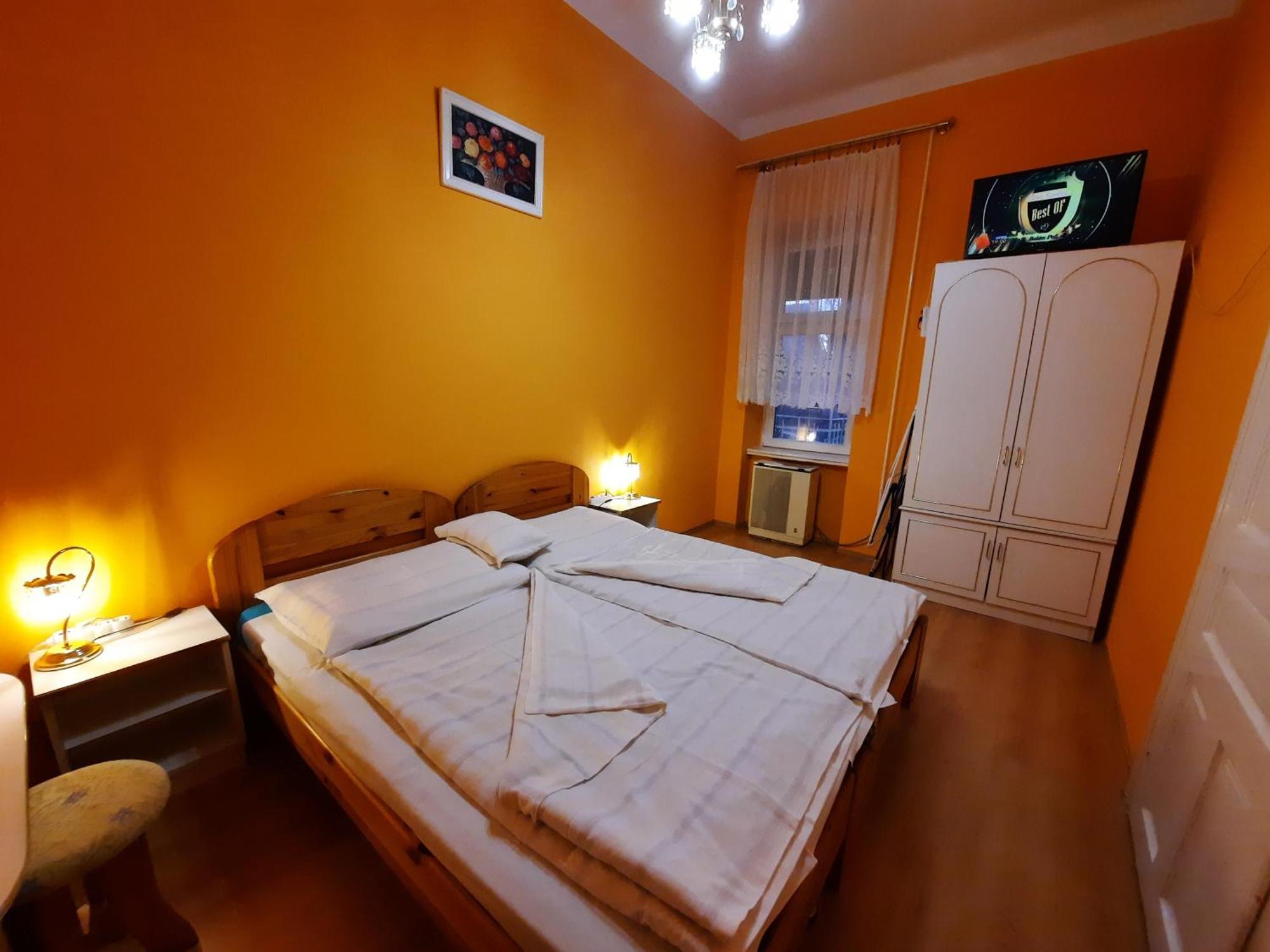Gloria Apartman Gyula Εξωτερικό φωτογραφία