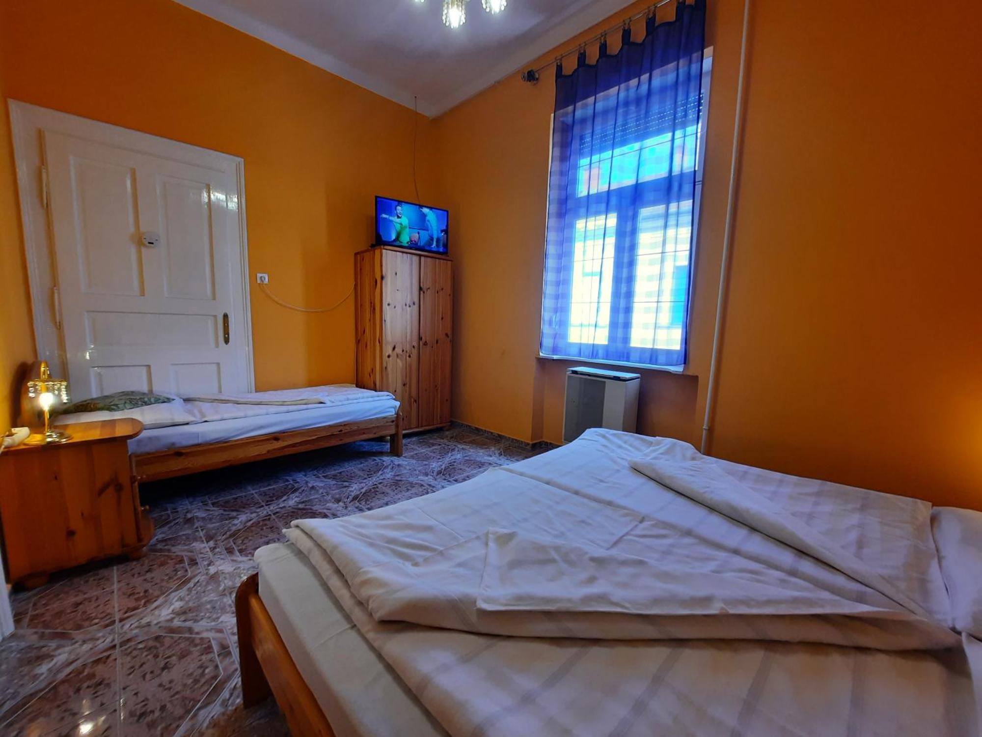 Gloria Apartman Gyula Εξωτερικό φωτογραφία